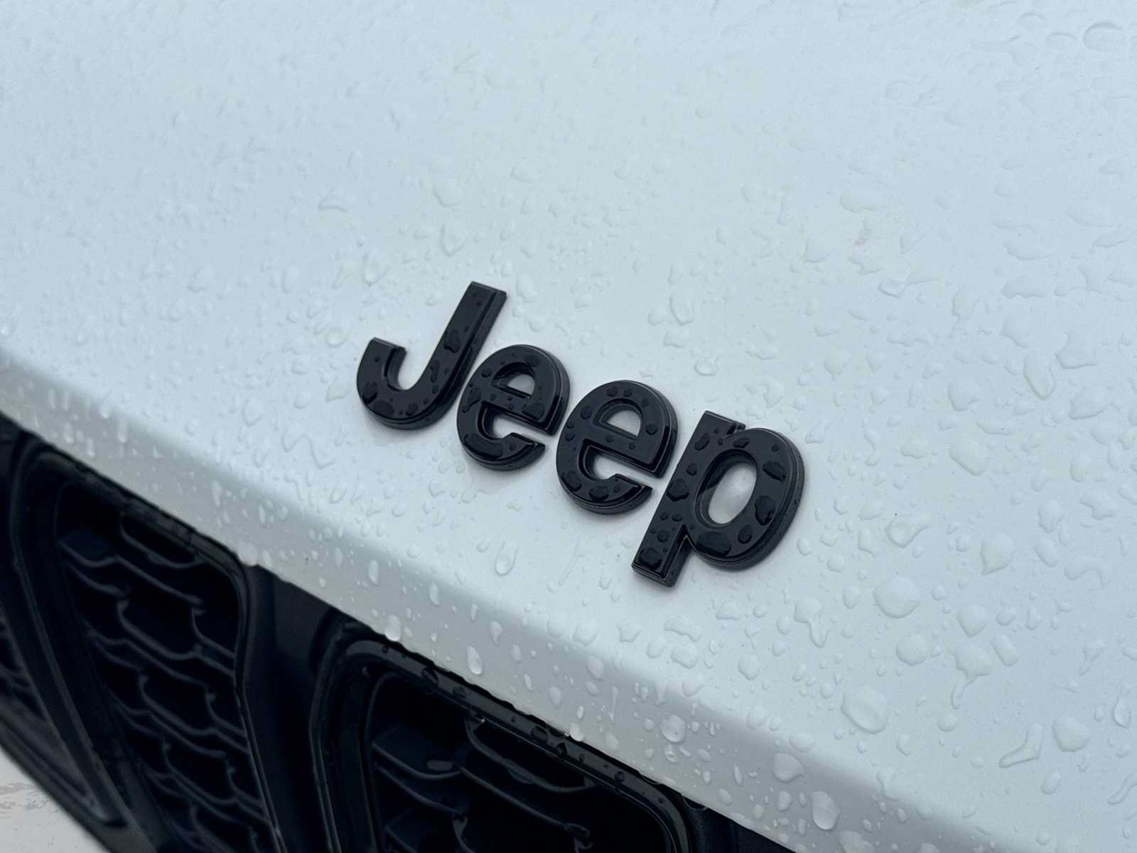 Used 2024 Jeep Grand Cherokee L Laredo AWD/4WD image 11