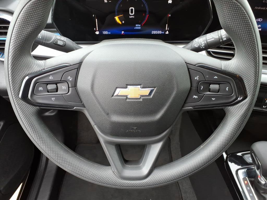 Used 2025 Chevrolet Trax LT image 11