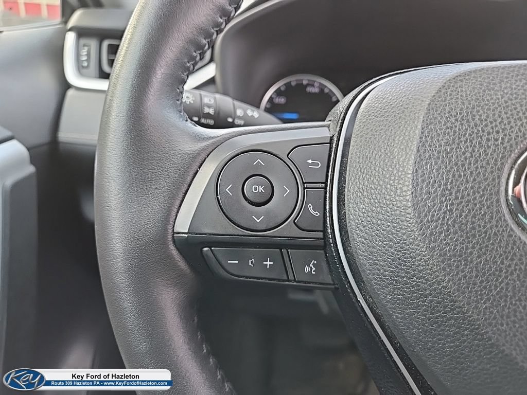Used 2021 Toyota RAV4 XLE Premium AWD/4WD image 25