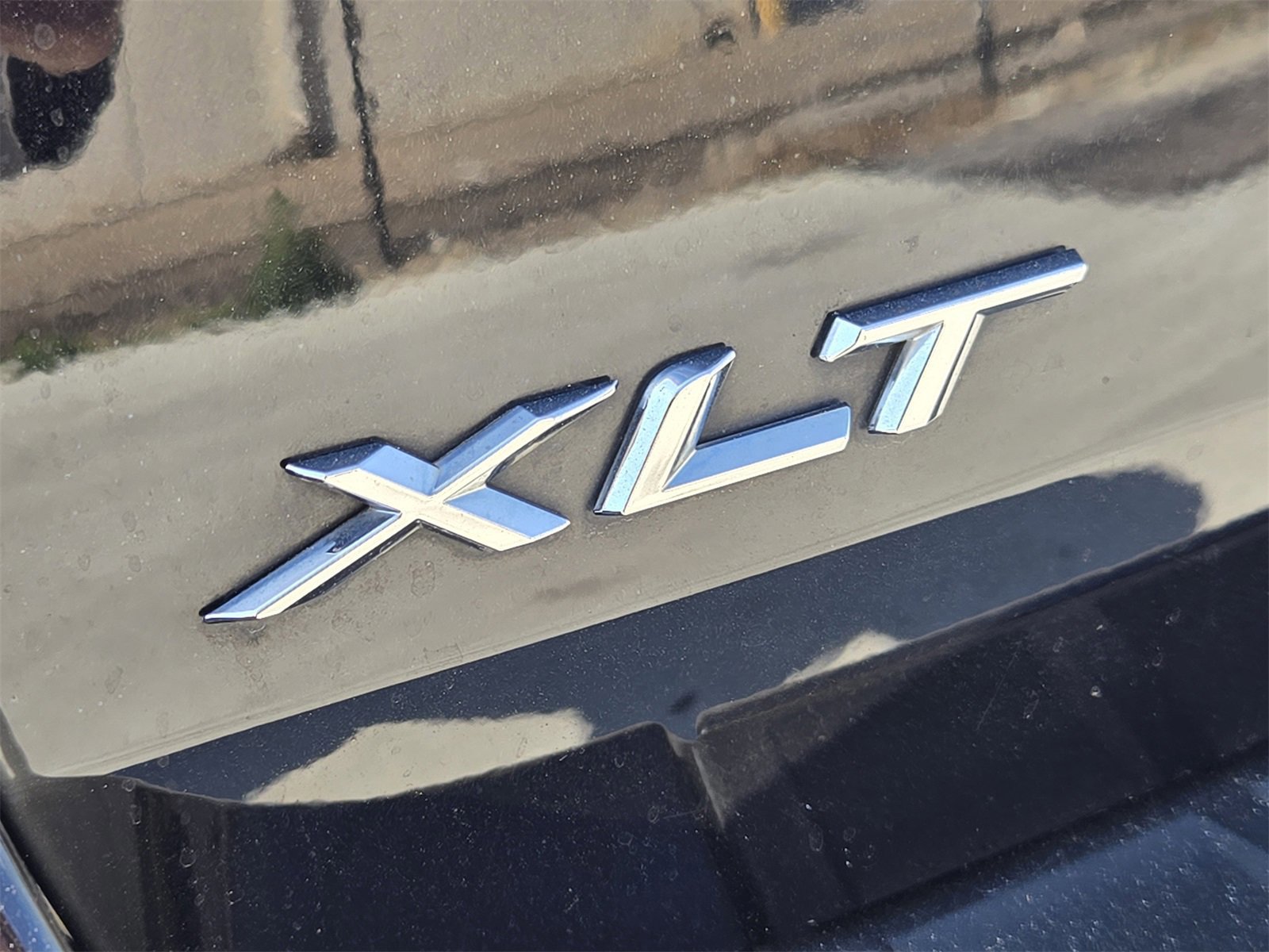 Certified 2022 Ford Explorer XLT w/ Equipment Group 202A image 11