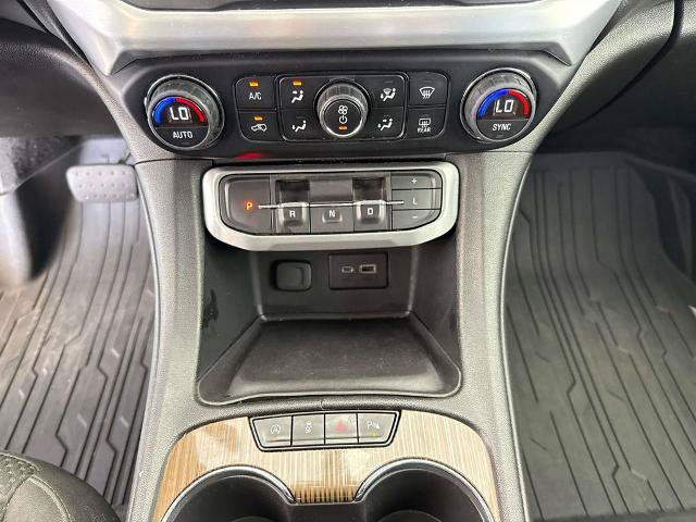 Used 2021 GMC Acadia SLE w/ Driver Convenience Package FWD image 29