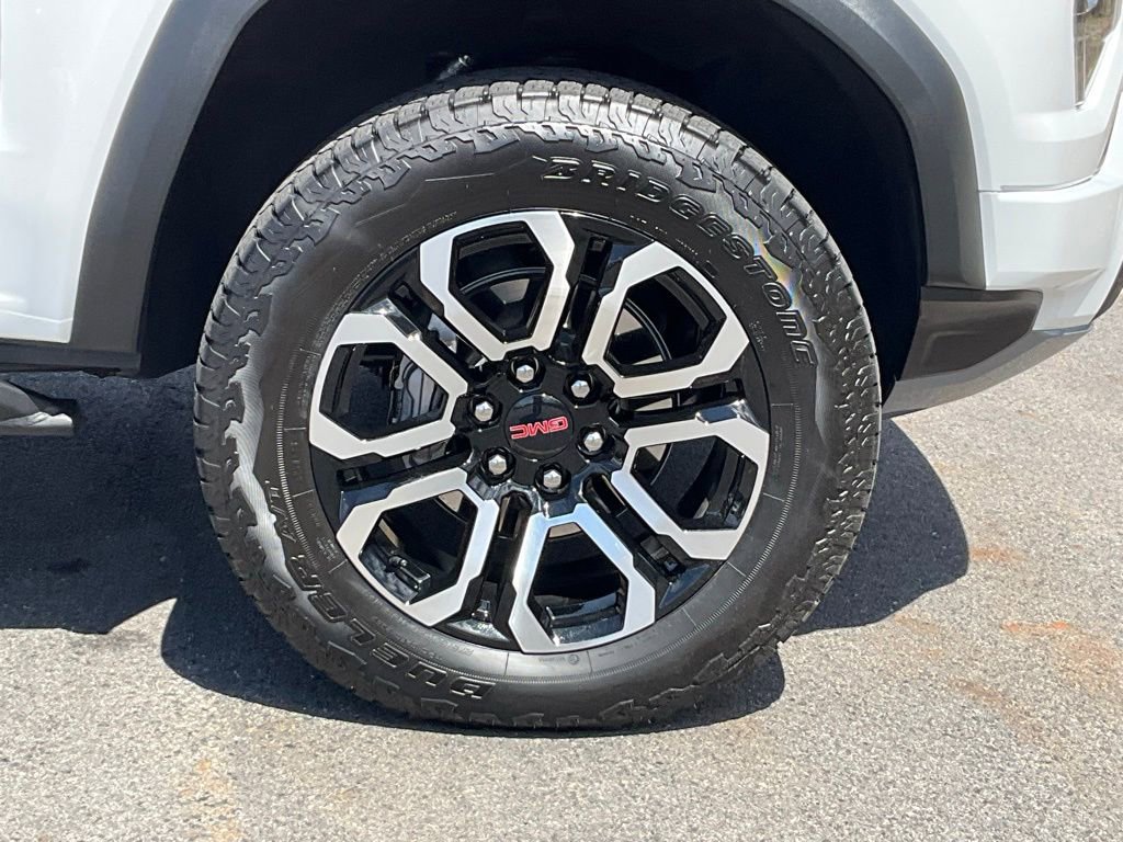 Used 2025 GMC Canyon AT4 w/ Nightfall Edition image 25