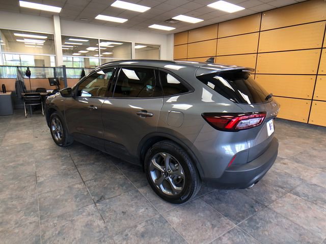 Certified 2025 Ford Escape ST-Line FWD image 5