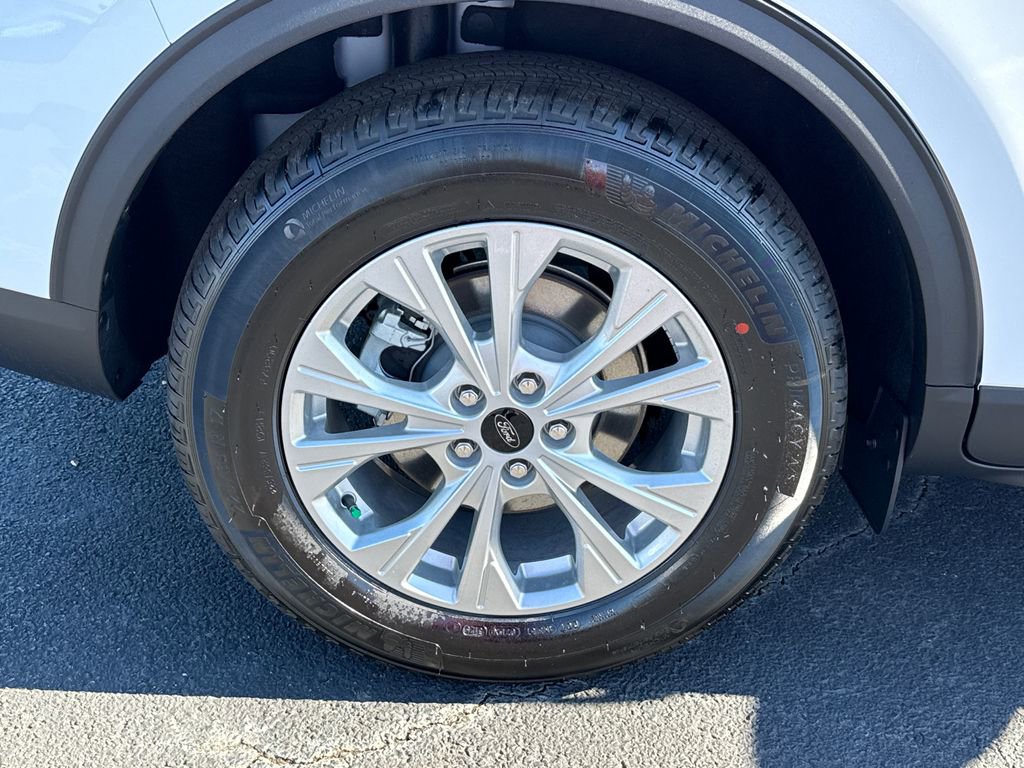 Certified 2026 Ford Escape Active w/ Cold Weather Package FWD image 17