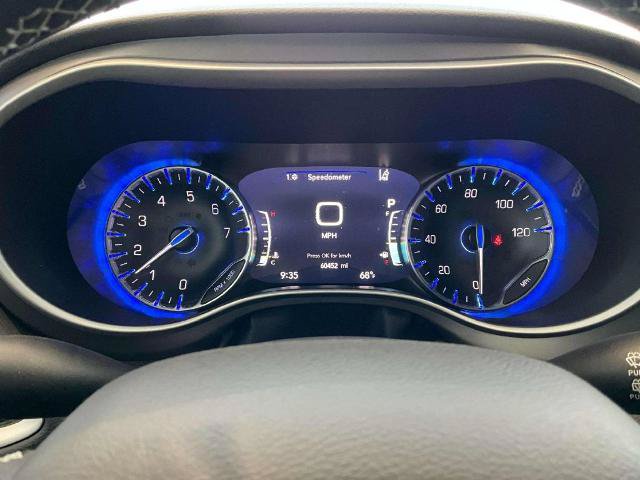 Used 2025 Chrysler Pacifica Select FWD image 11