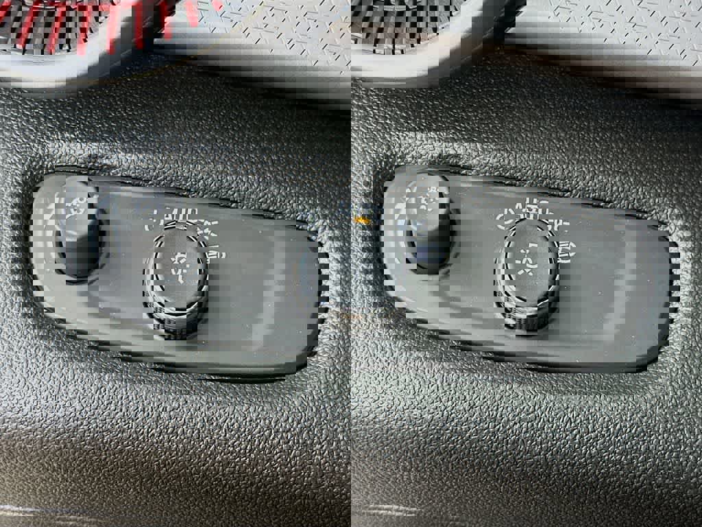 Used 2024 Chevrolet Trax RS image 26