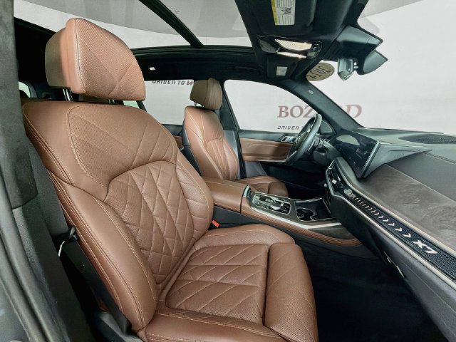 Used 2024 BMW X7 xDrive40i AWD/4WD image 35