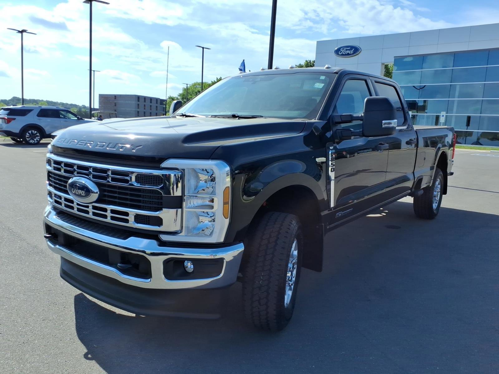 Certified 2026 Ford F250 XLT w/ FX4 Off-Road Package AWD/4WD image 7