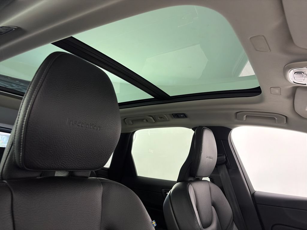 Used 2020 Volvo XC60 T6 Inscription AWD/4WD image 31