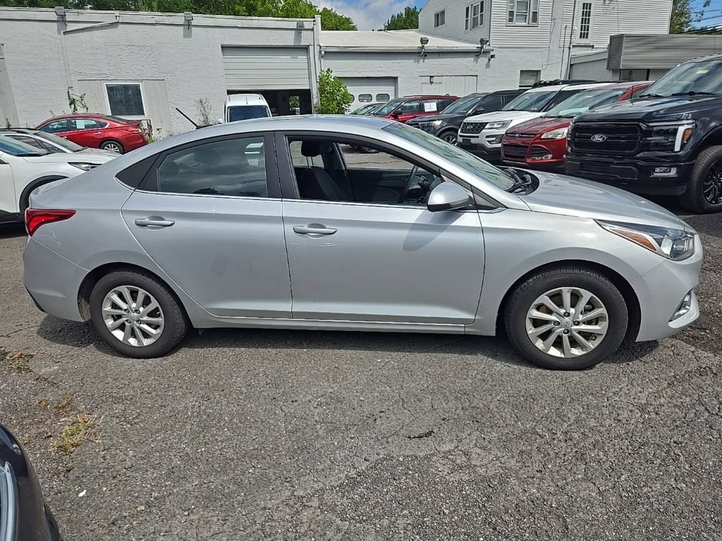 Used 2022 Hyundai Accent SEL FWD image 8