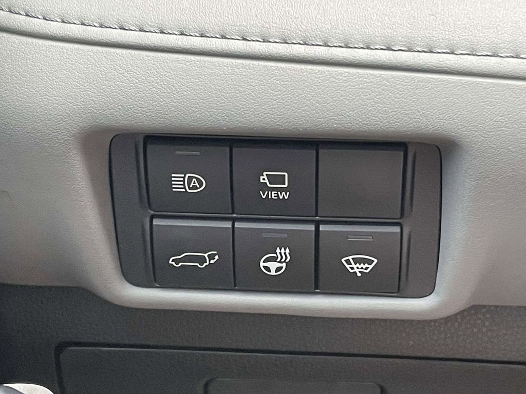 Used 2021 Toyota Highlander Limited FWD image 28