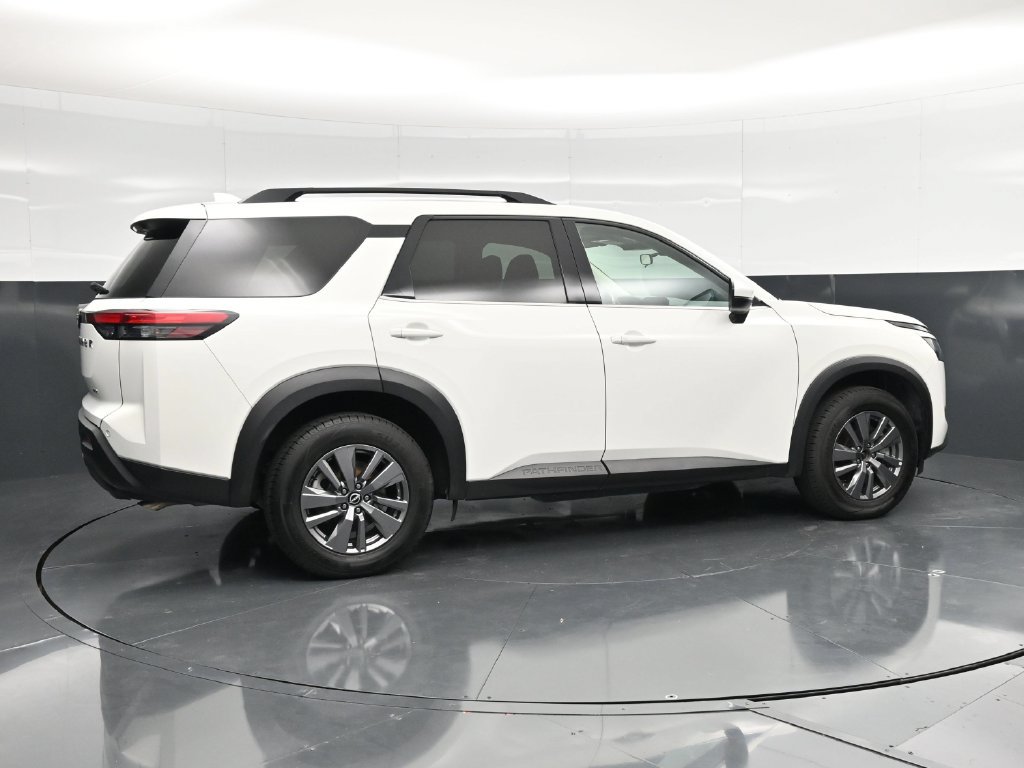 Used 2025 Nissan Pathfinder SV AWD/4WD image 2