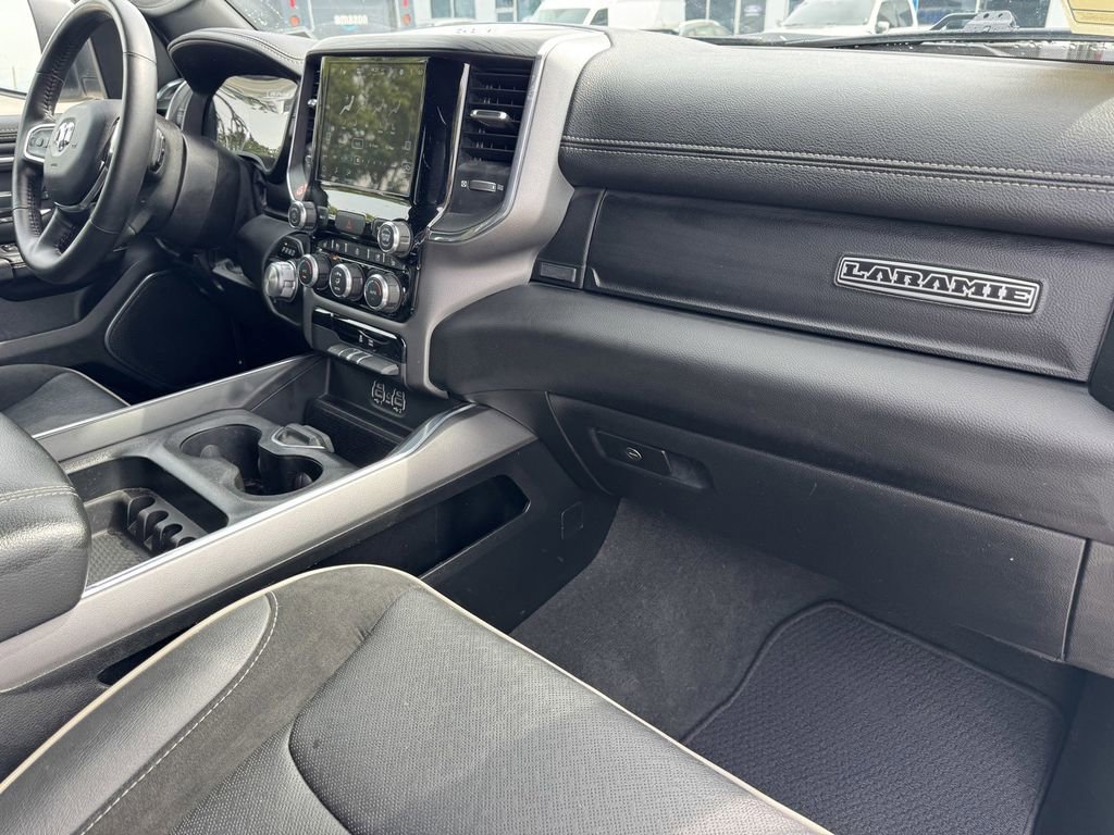 Used 2024 RAM 1500 Laramie AWD/4WD image 7