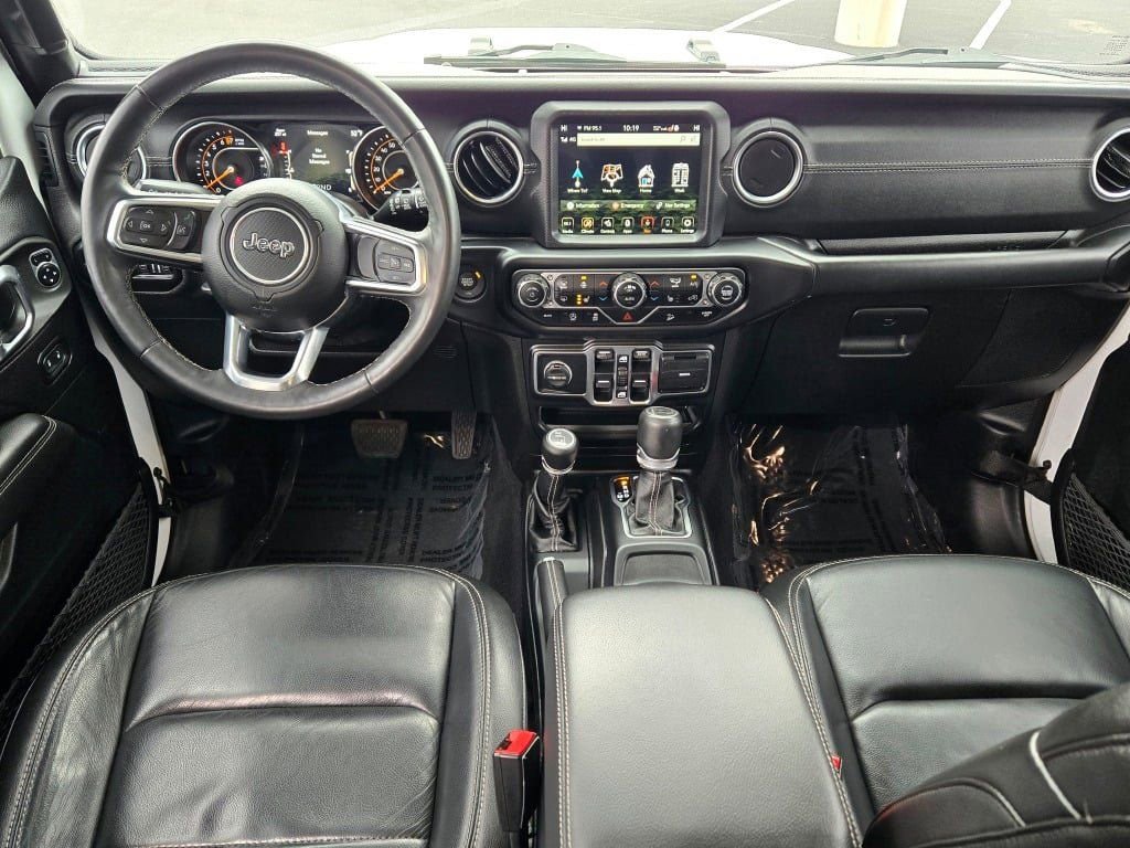 Used 2019 Jeep Wrangler Unlimited Sahara w/ Dual Top Group AWD/4WD image 17