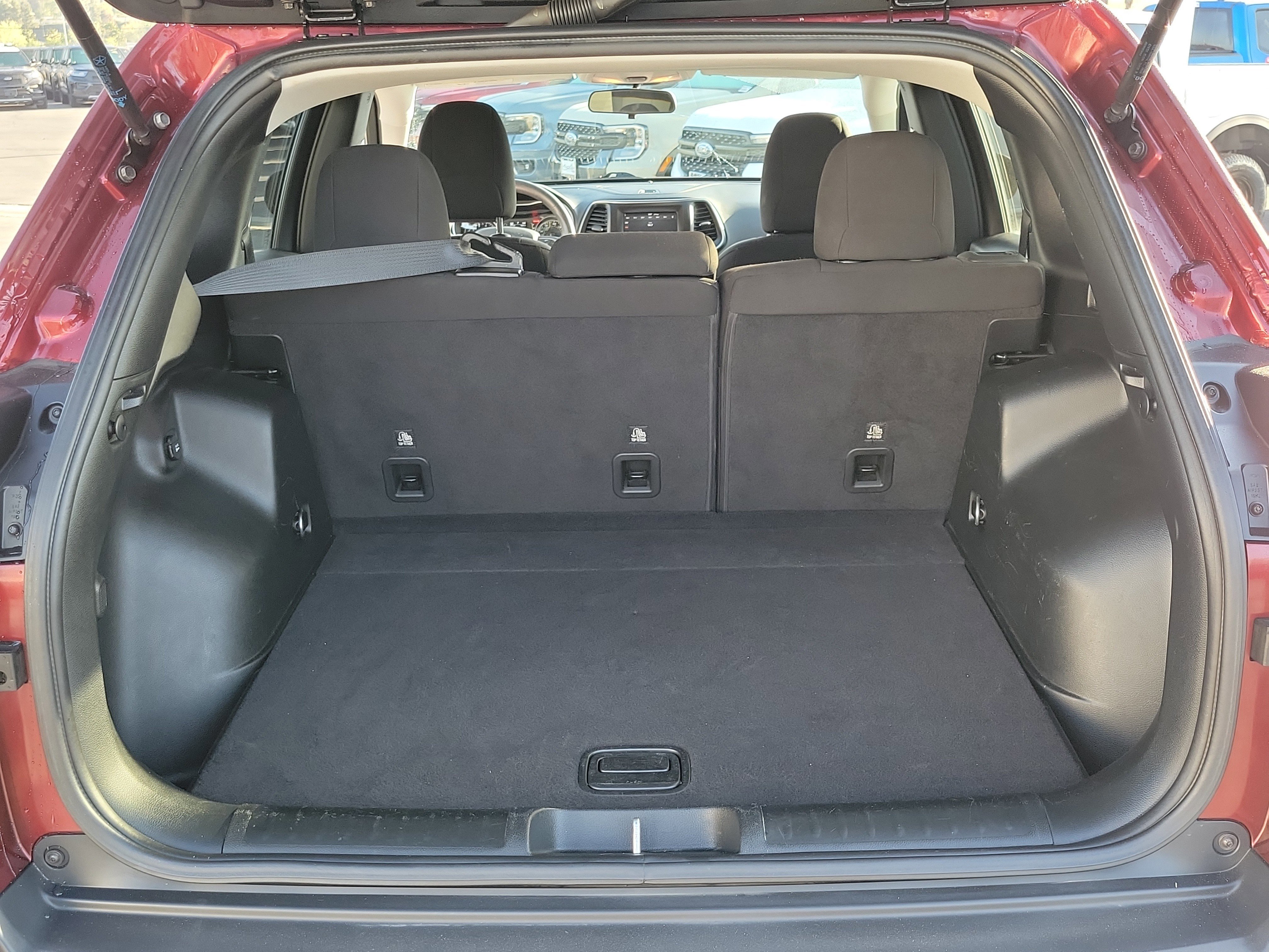 Used 2019 Jeep Cherokee Latitude w/ Popular Appearance Group image 13