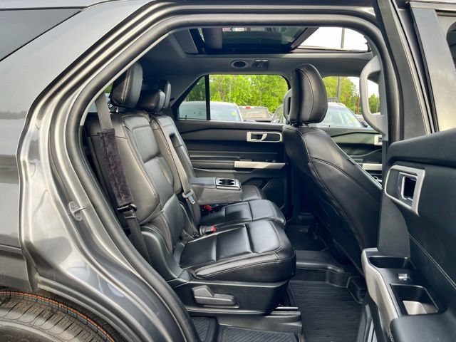 Certified 2022 Ford Explorer XLT w/ Equipment Group 202A AWD/4WD image 22
