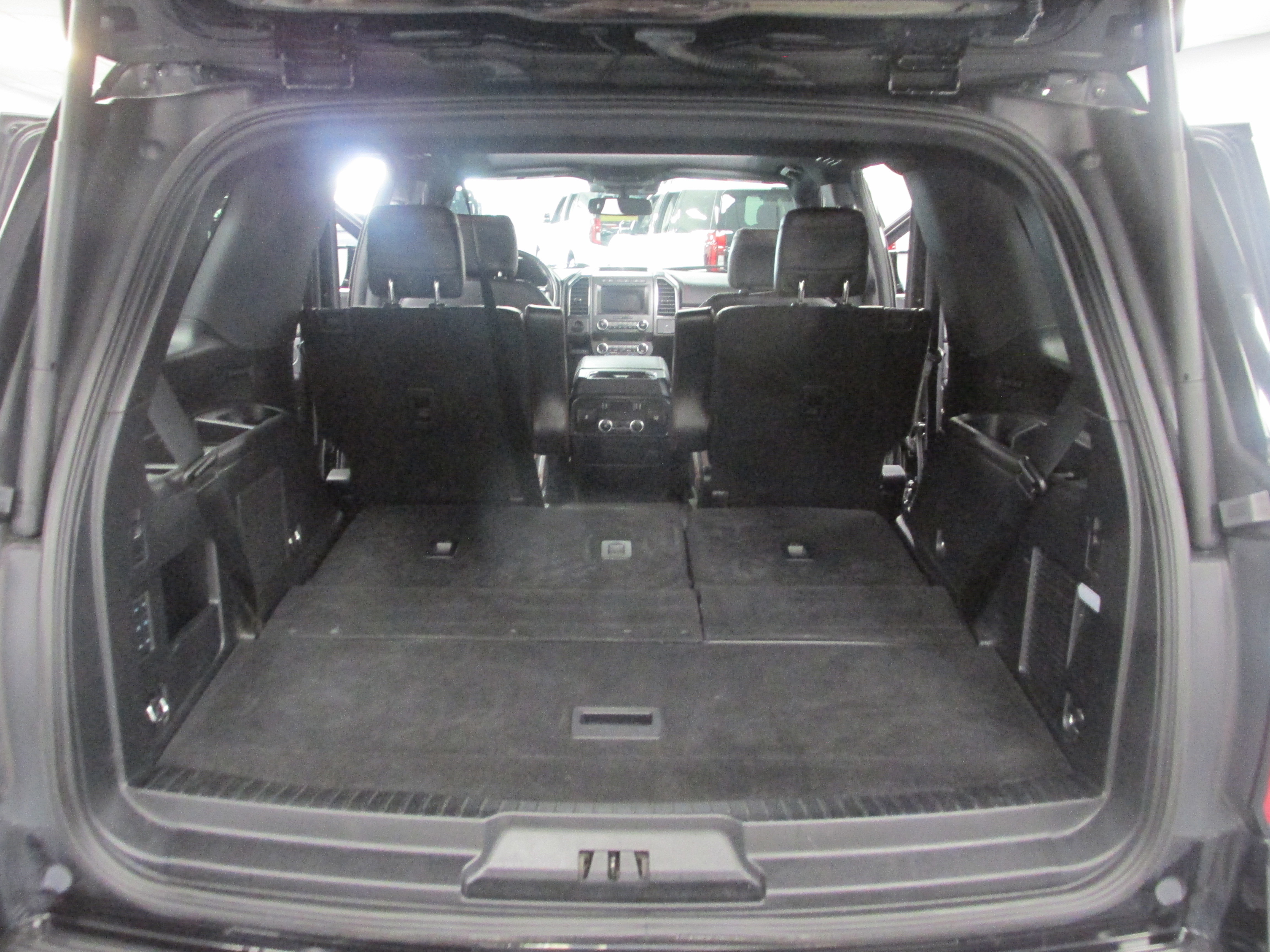 Certified 2020 Ford Expedition Limited w/ Equipment Group 303A image 23