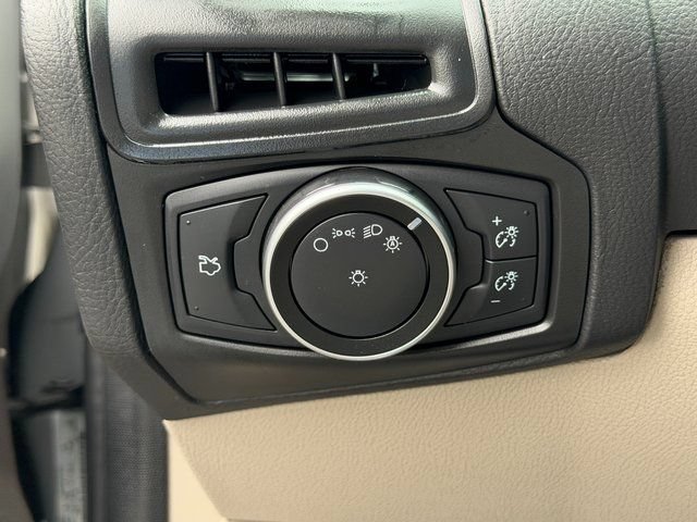 Certified 2018 Ford Focus SE FWD image 26
