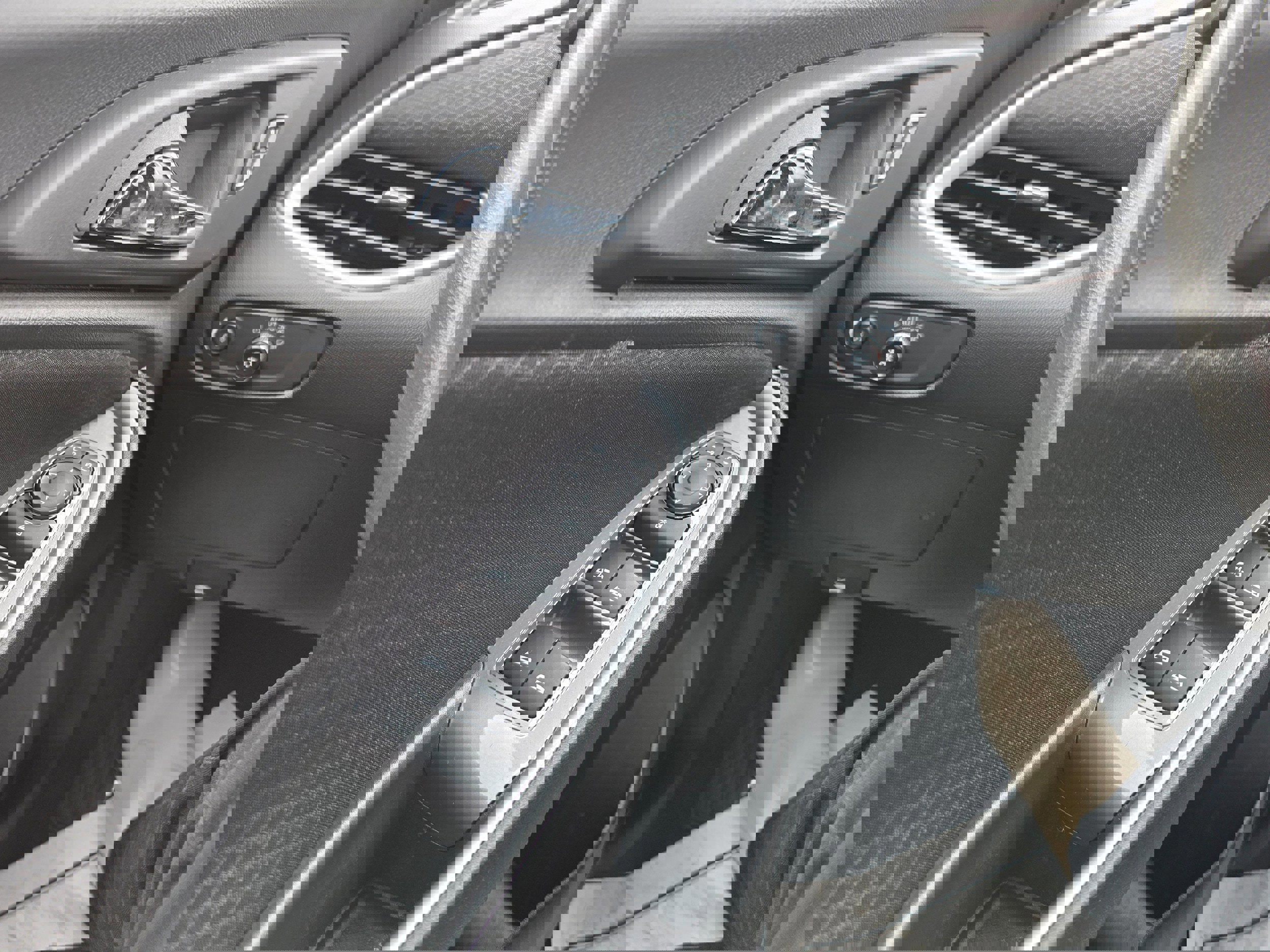 Used 2024 Chevrolet Malibu LT image 18