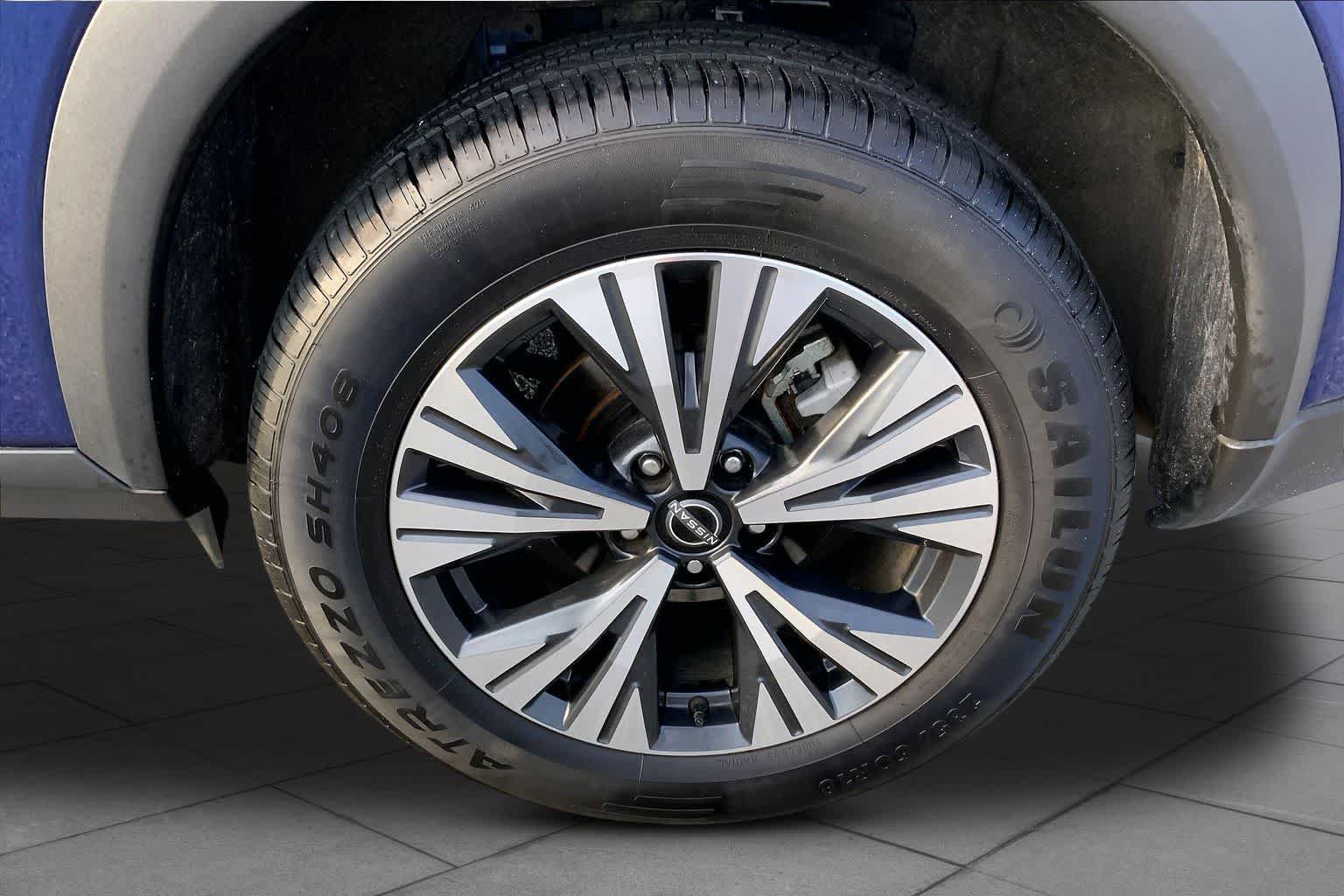 Used 2023 Nissan Rogue SV FWD image 10