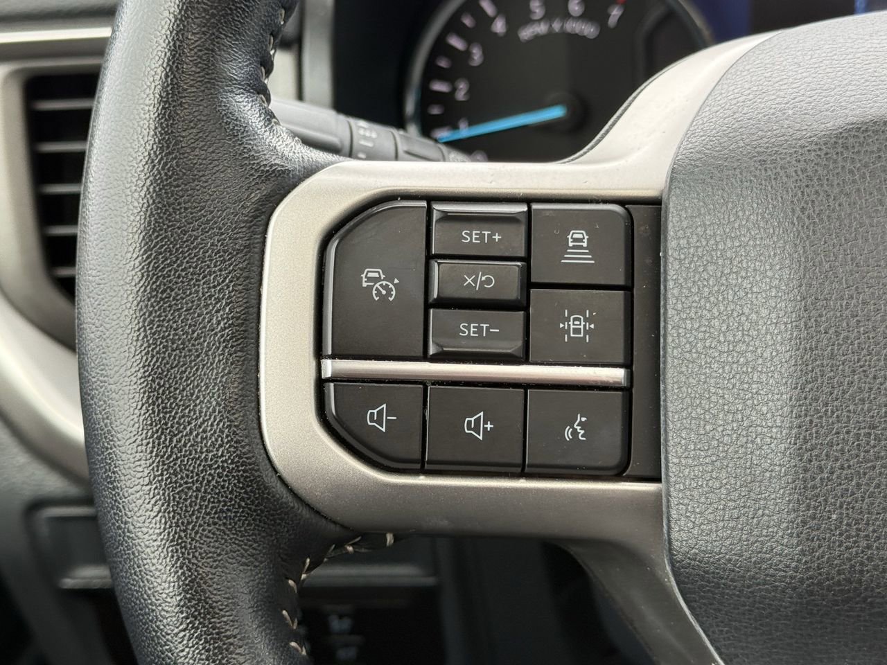 Certified 2022 Ford Expedition XLT image 13