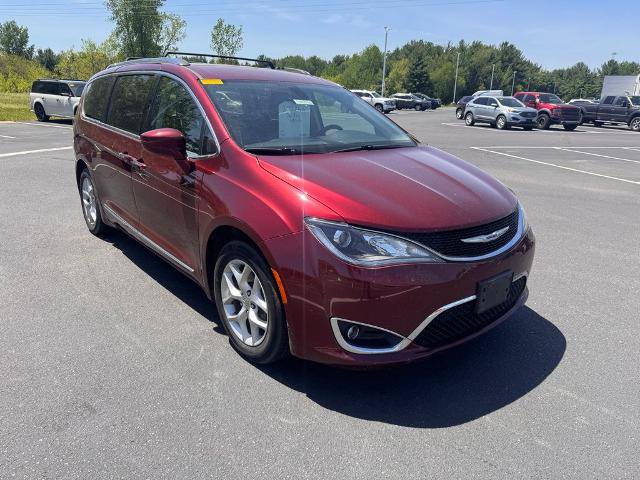 Used 2018 Chrysler Pacifica Touring-L w/ Tire & Wheel Group FWD image 1