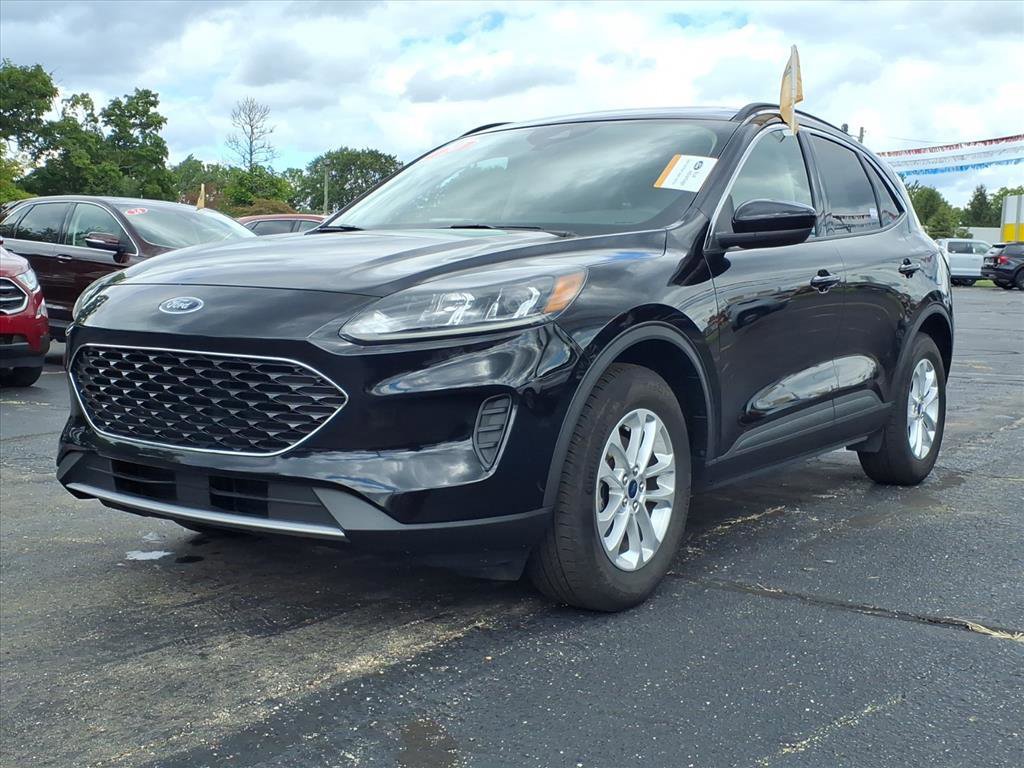 Certified 2020 Ford Escape SE image 2