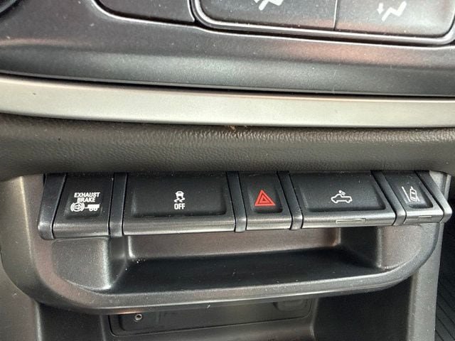 Used 2018 Chevrolet Colorado LT w/ Redline Special Edition AWD/4WD image 29