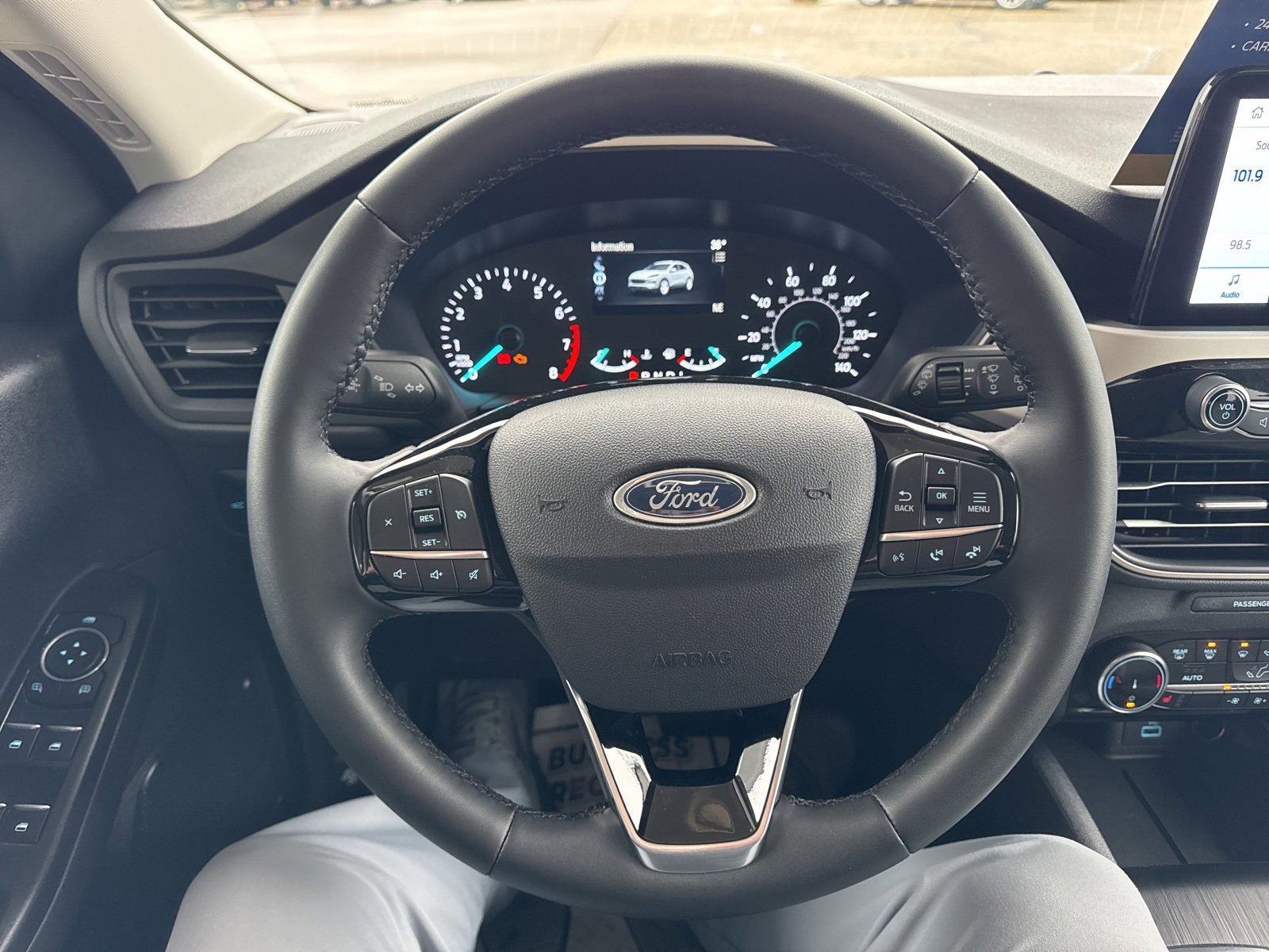 Certified 2022 Ford Escape SE w/ SE Sport Appearance Package image 23