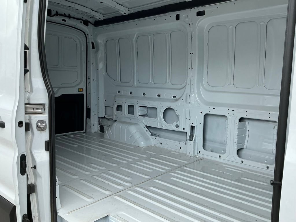 Certified 2023 Ford E-Transit Medium Roof RWD image 18