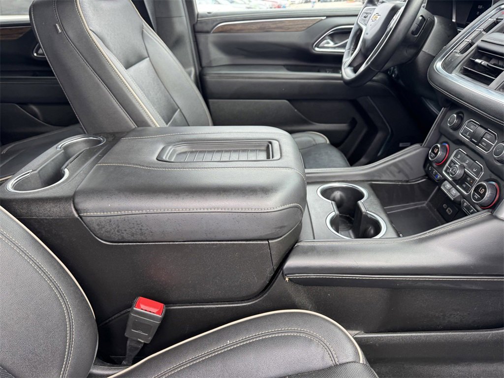Used 2023 Chevrolet Suburban Premier image 6