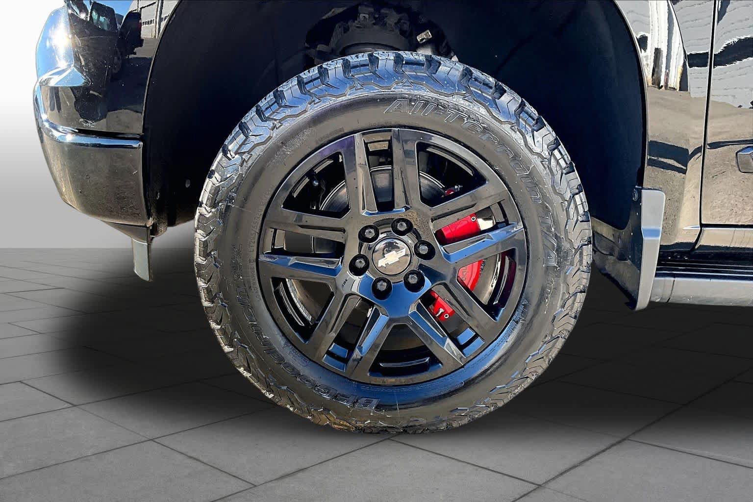 Used 2024 Chevrolet Silverado 1500 High Country w/ Midnight Edition AWD/4WD image 13