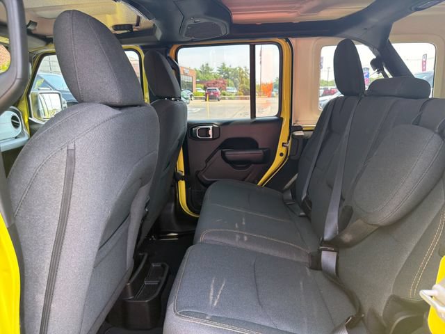 Used 2024 Jeep Wrangler Unlimited AWD/4WD image 13