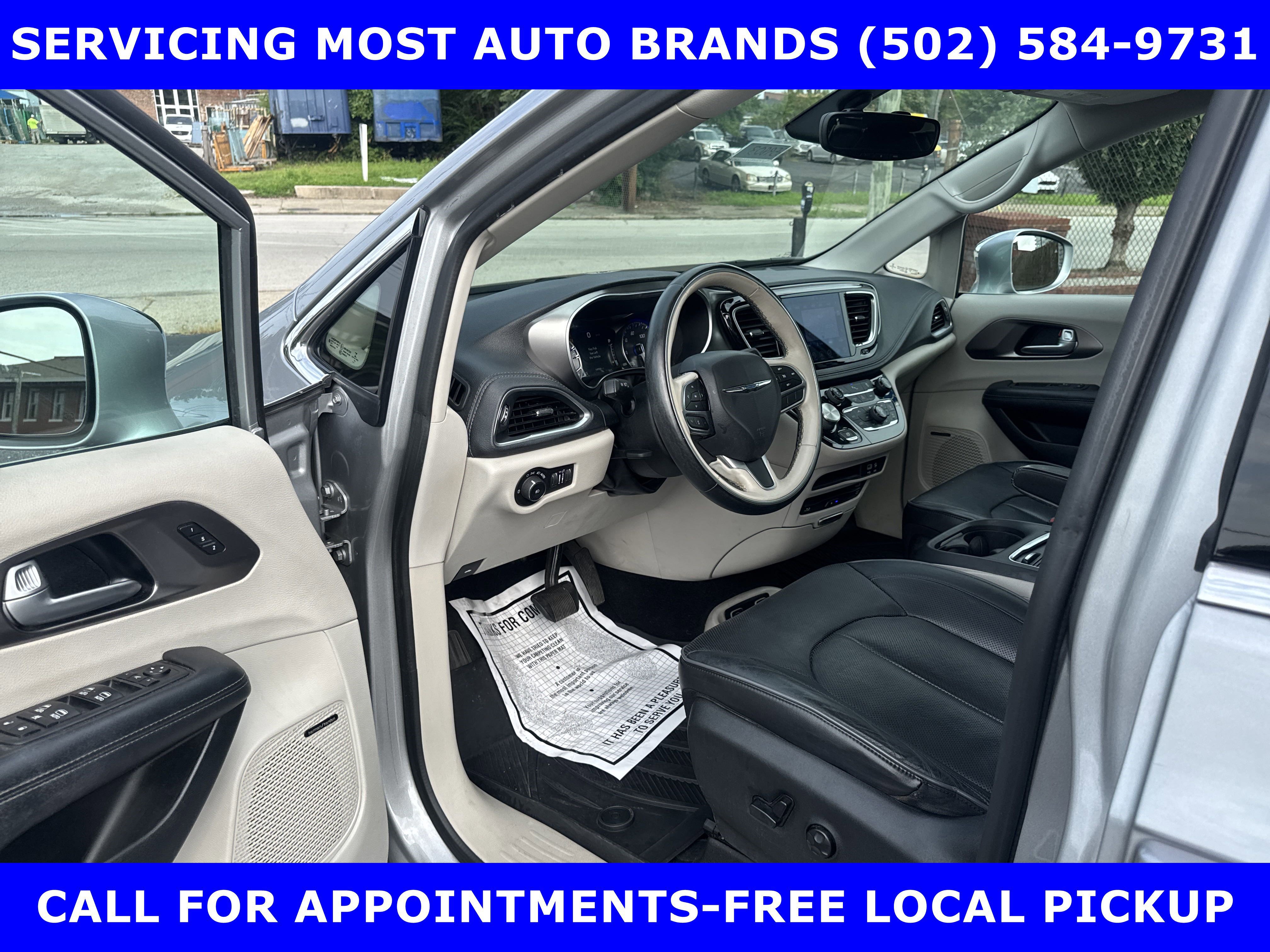 Used 2017 Chrysler Pacifica Limited image 9