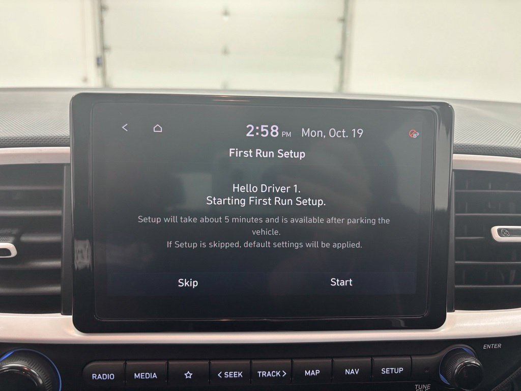 Used 2024 Hyundai Venue Limited FWD image 5