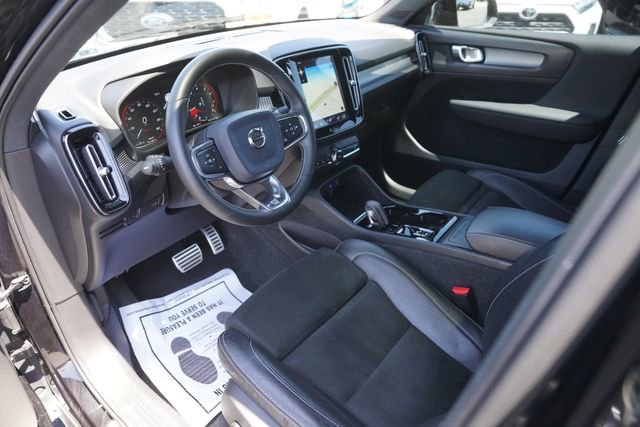 Used 2020 Volvo XC40 T5 R-Design w/ Protection Package Premier AWD/4WD image 8