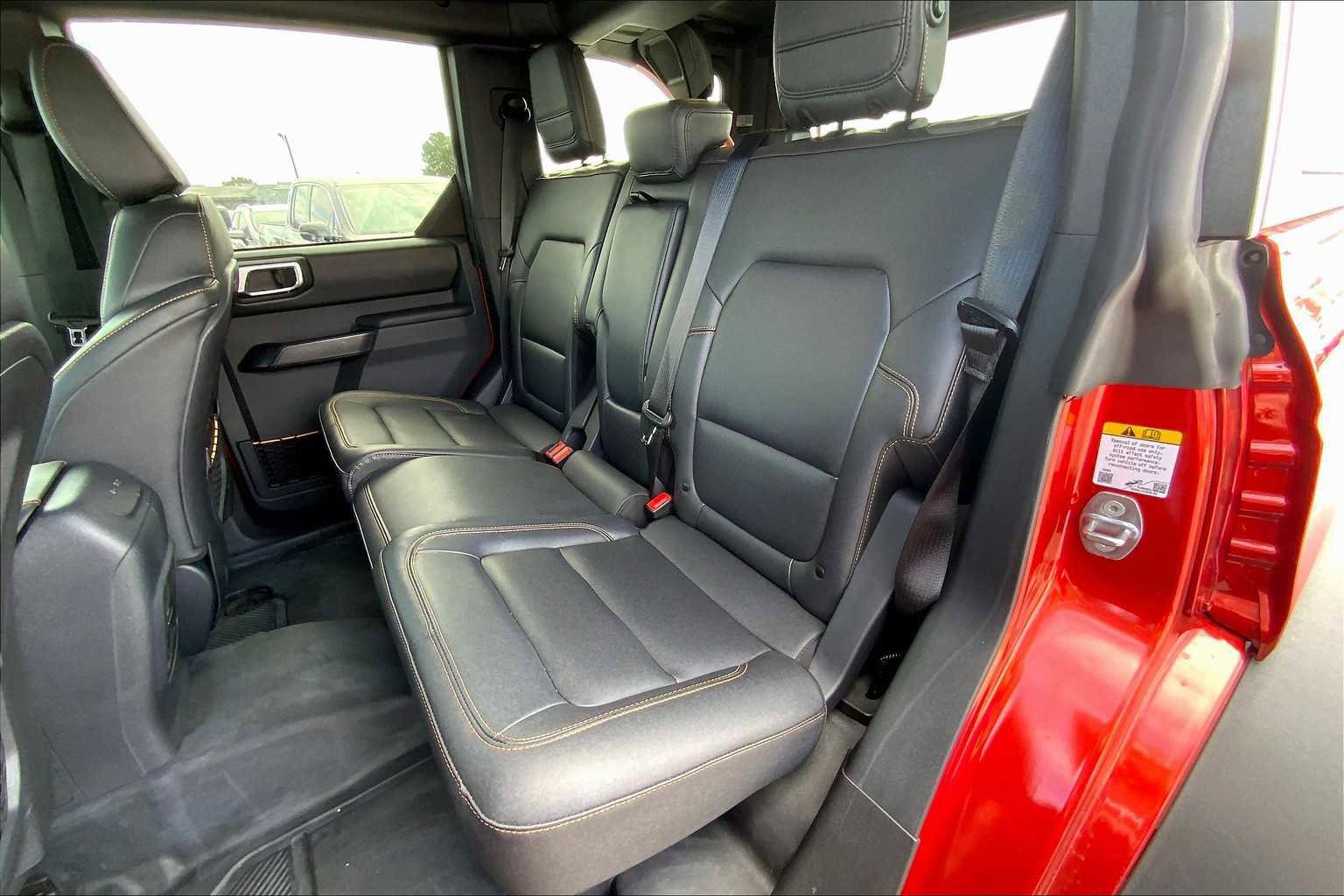 Certified 2024 Ford Bronco Badlands image 19