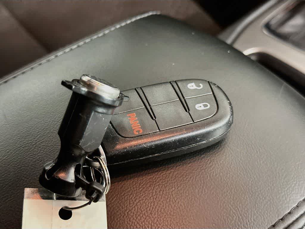 Used 2019 Jeep Grand Cherokee Laredo RWD image 20