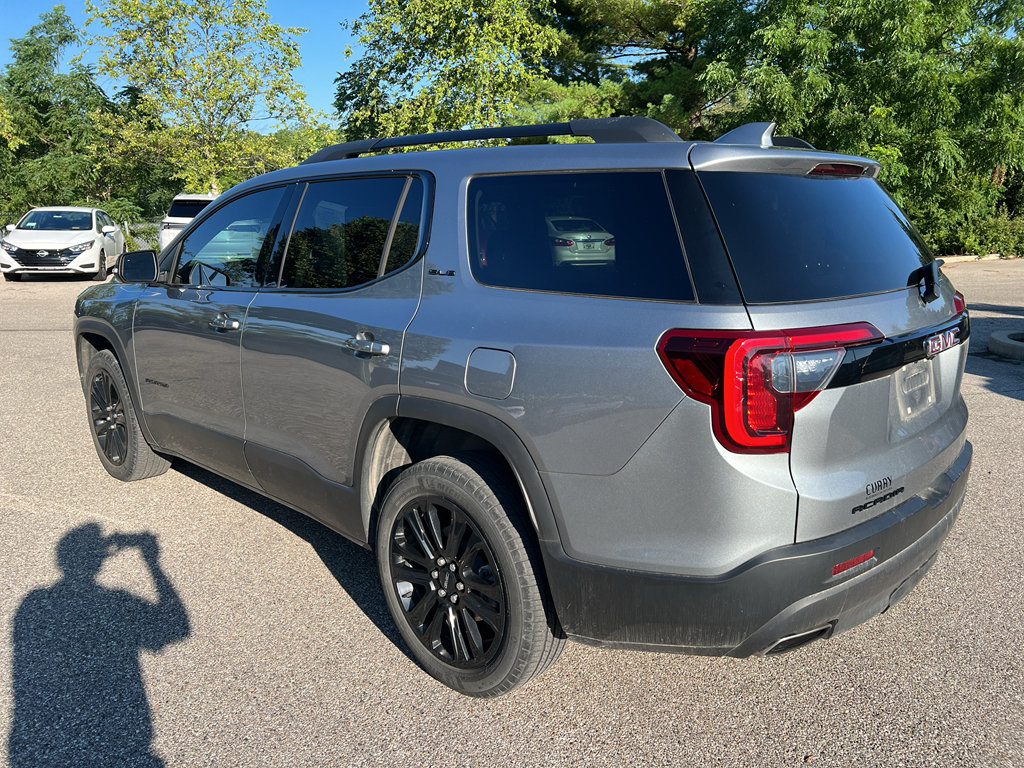Used 2023 GMC Acadia SLE w/ Driver Convenience Package FWD image 5