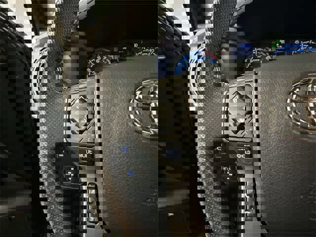 Used 2020 Toyota Tacoma TRD Sport image 9