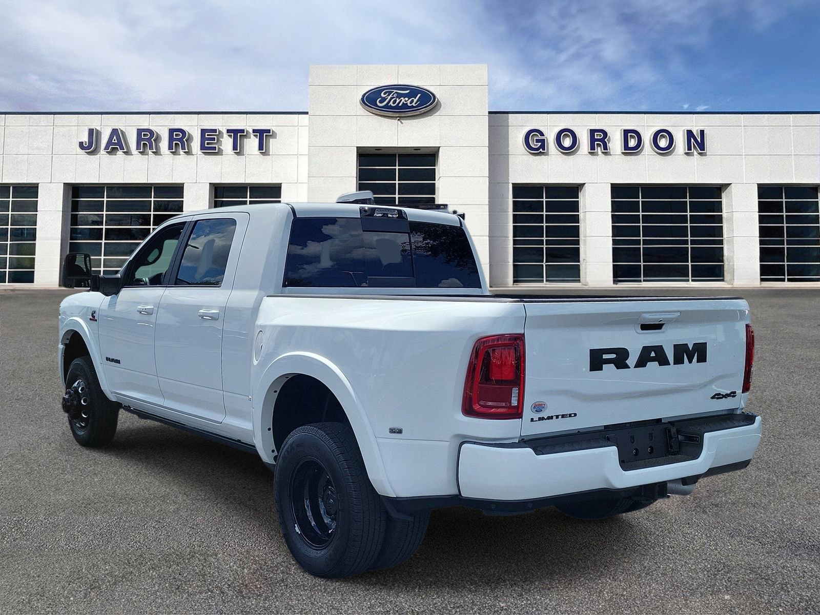 Used 2026 RAM 3500 Limited AWD/4WD image 3