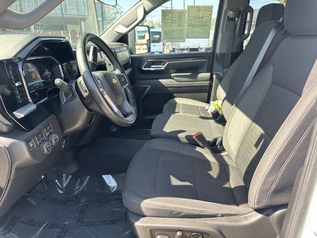 Used 2025 Chevrolet Silverado 2500 LT w/ Convenience Package AWD/4WD image 16