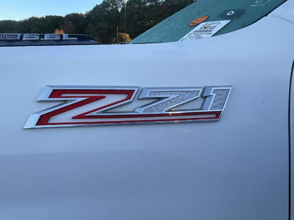 Used 2025 Chevrolet Silverado 2500 Custom w/ Custom Value Package AWD/4WD image 3