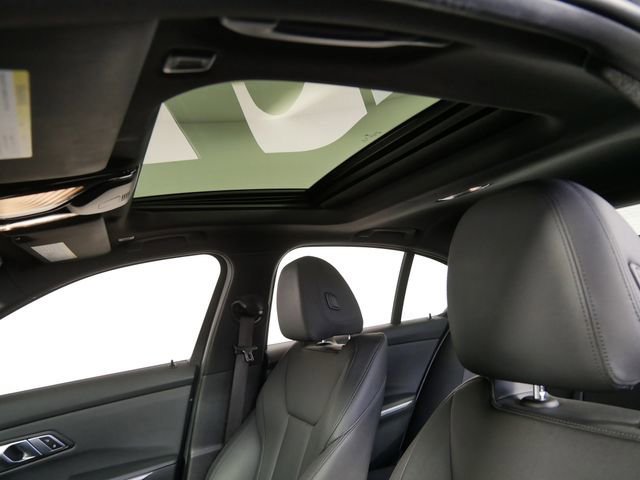 Used 2020 BMW 330i xDrive Sedan w/ Driving Assistance Package image 19