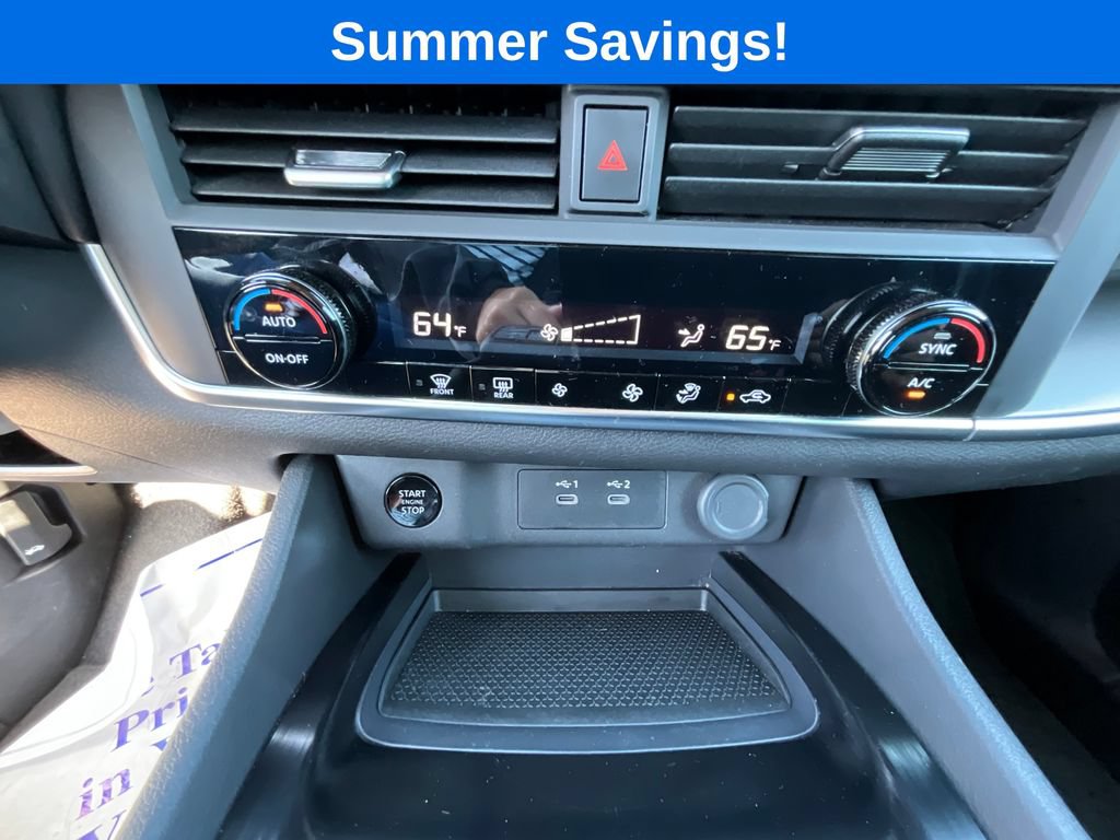 Used 2025 Nissan Rogue SV AWD/4WD image 29