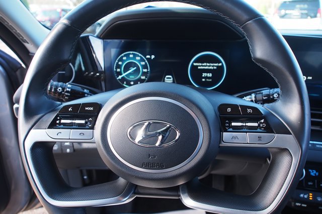 Used 2023 Hyundai Elantra Limited image 20