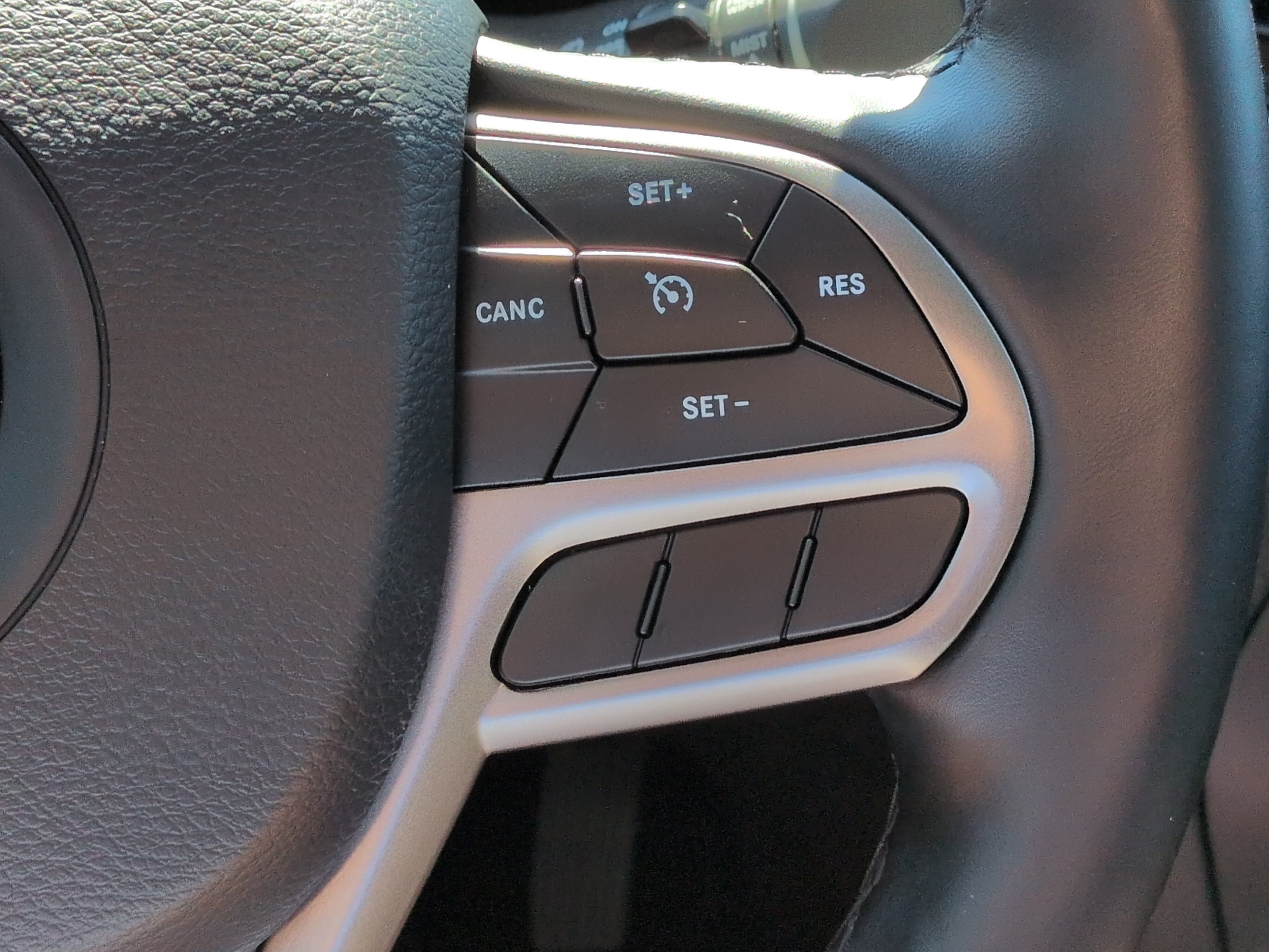 Used 2021 Jeep Cherokee Latitude Lux w/ Sun & Sound Group FWD image 24