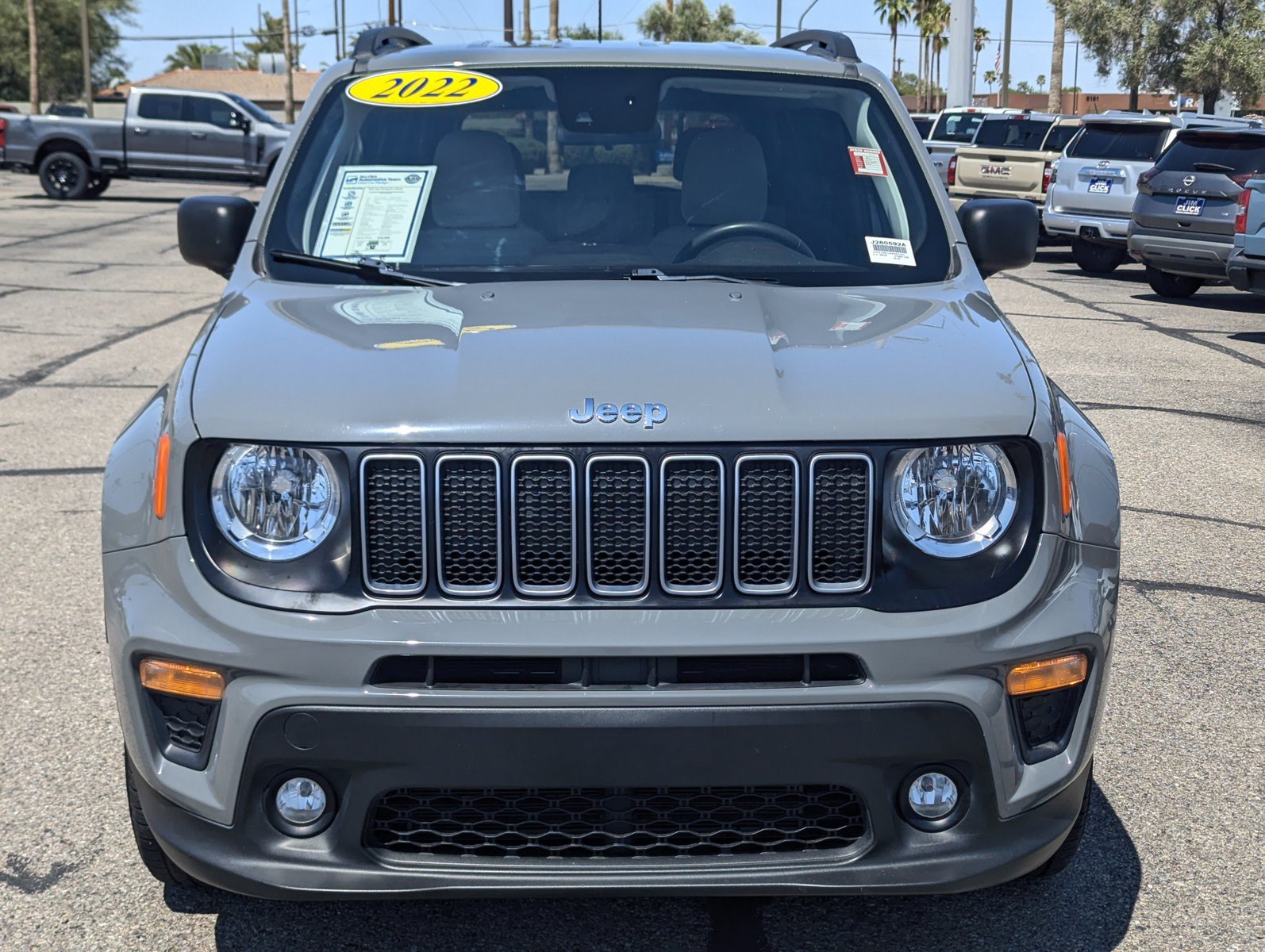 Used 2022 Jeep Renegade Latitude AWD/4WD image 7