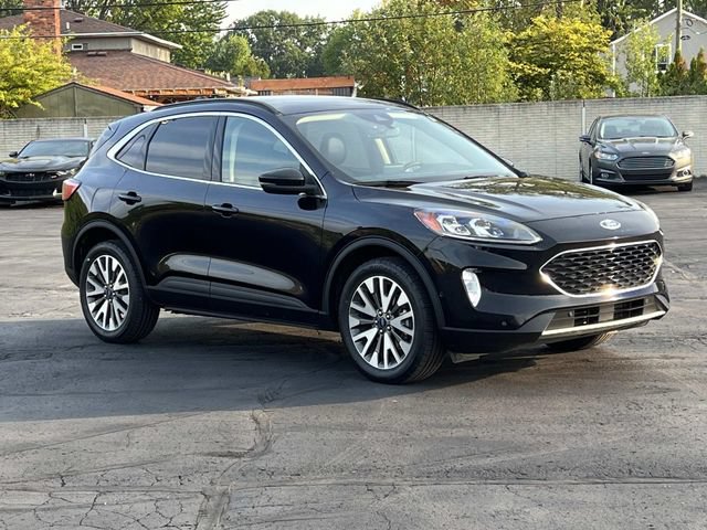 Certified 2020 Ford Escape Titanium AWD/4WD image 7