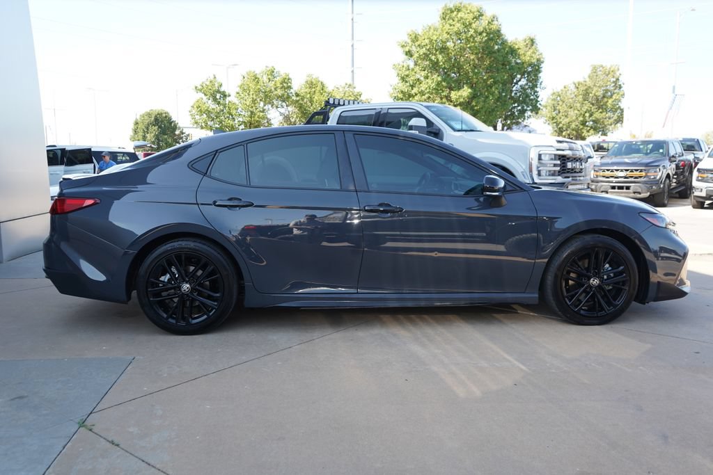 Used 2025 Toyota Camry SE w/ Convenience Package FWD image 10
